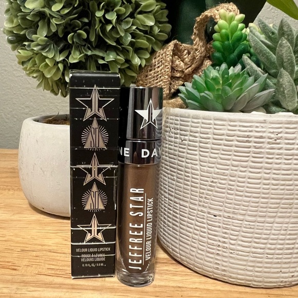 *SOLD* Jeffree Star Liquid Velour Lipstick Shane - Picture 5 of 5